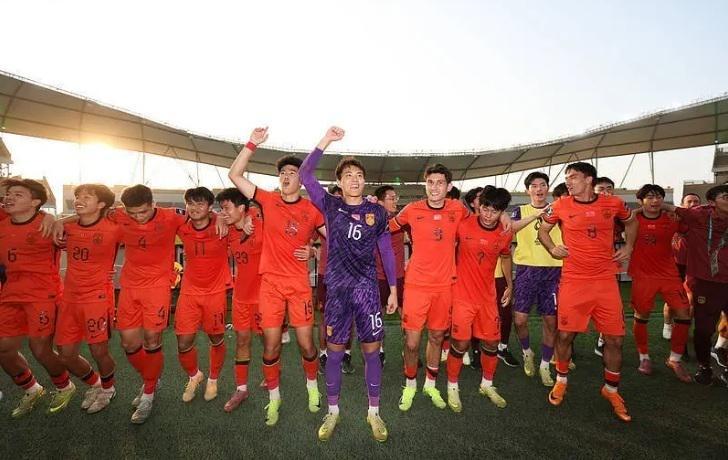 开云-中国足球22年最重要一战！U23国足冲击3大纪录，李昊或封神