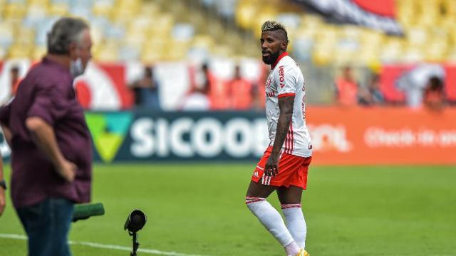 1613978223531009578.jpg rodinei-apos-ser-expulso-contra-o-flamengo-1613938795548_v2_900x506.jpg